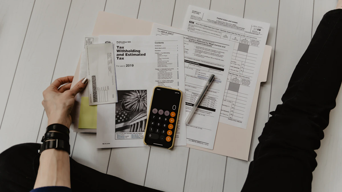 Documents administratifs sur un bureau, obligations CNAPS d'une société de sécurité